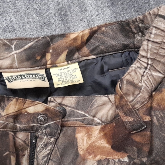 Field & Stream insulated camo pants size medium hunting - Picture 2 of 3